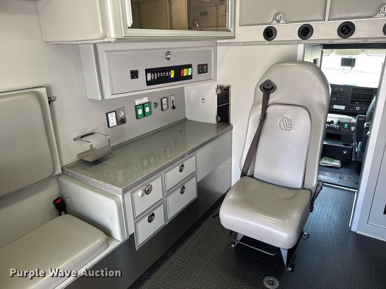 image for item DY0155 2015 Chevrolet Express G4500 ambulance