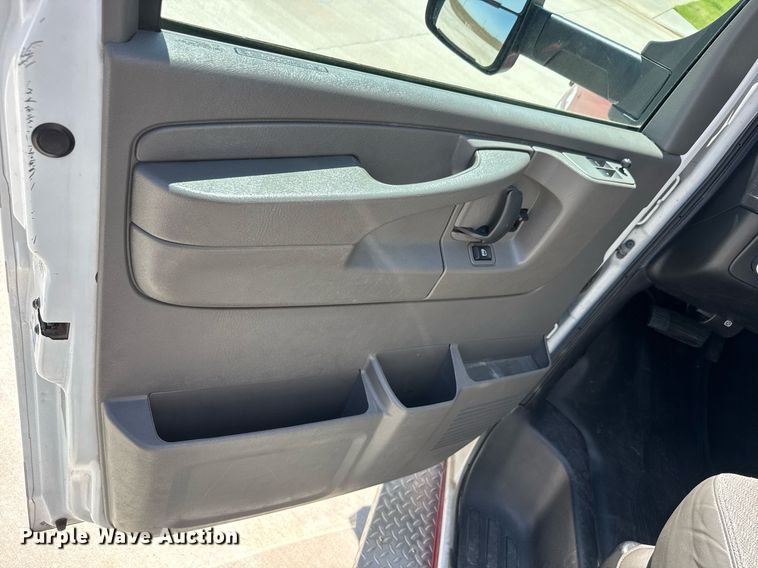 image for item DY0155 2015 Chevrolet Express G4500 ambulance