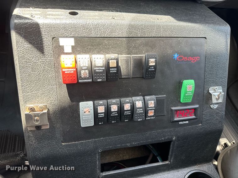 image for item DY0155 2015 Chevrolet Express G4500 ambulance