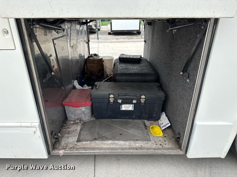 image for item DY0170 2000 Prevost H3 coach bus