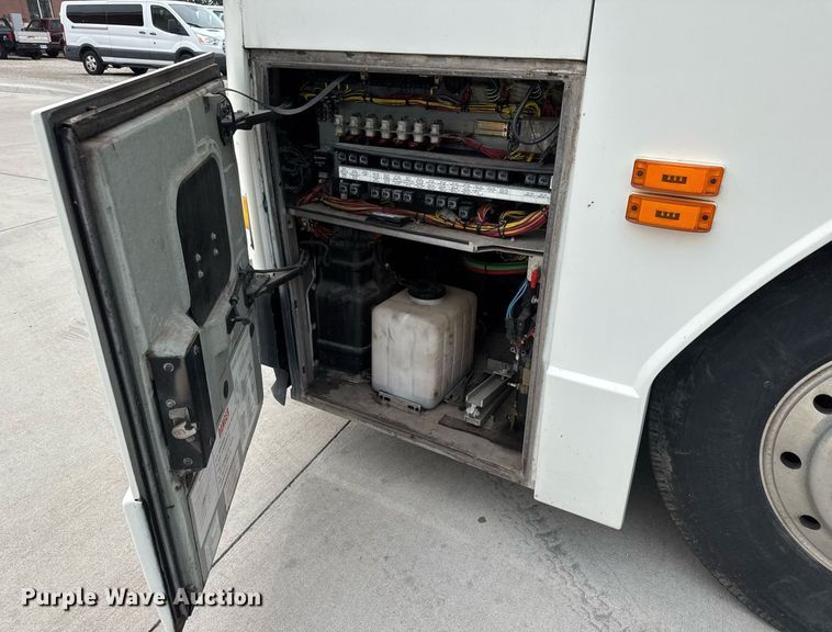 image for item DY0170 2000 Prevost H3 coach bus