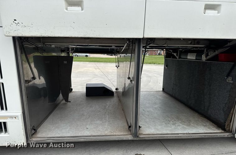 image for item DY0170 2000 Prevost H3 coach bus