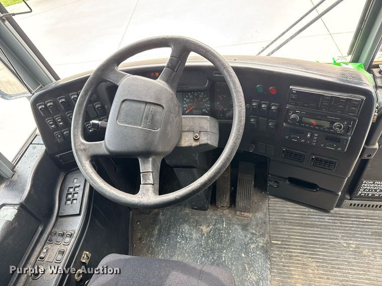 image for item DY0170 2000 Prevost H3 coach bus