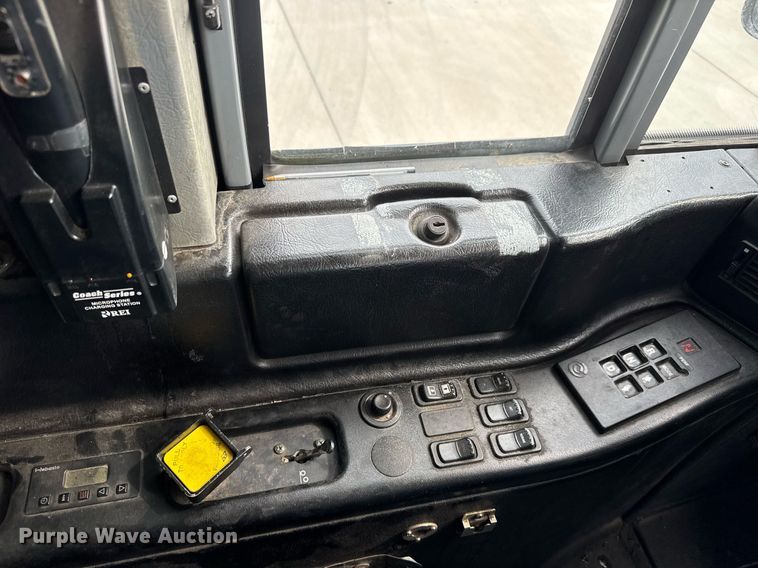 image for item DY0170 2000 Prevost H3 coach bus