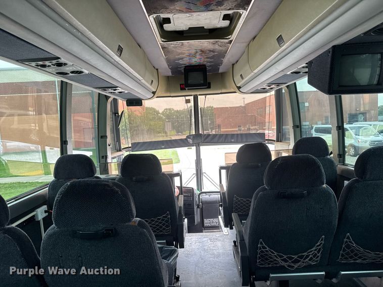 image for item DY0170 2000 Prevost H3 coach bus