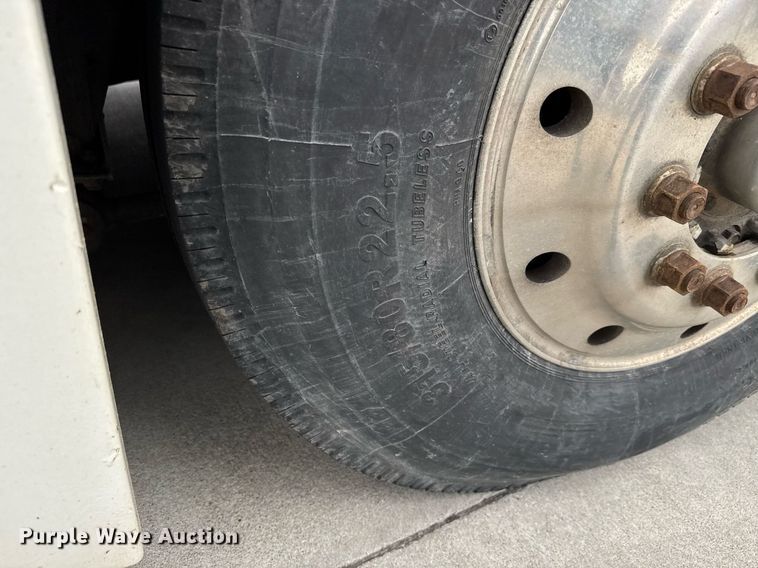 image for item DY0170 2000 Prevost H3 coach bus