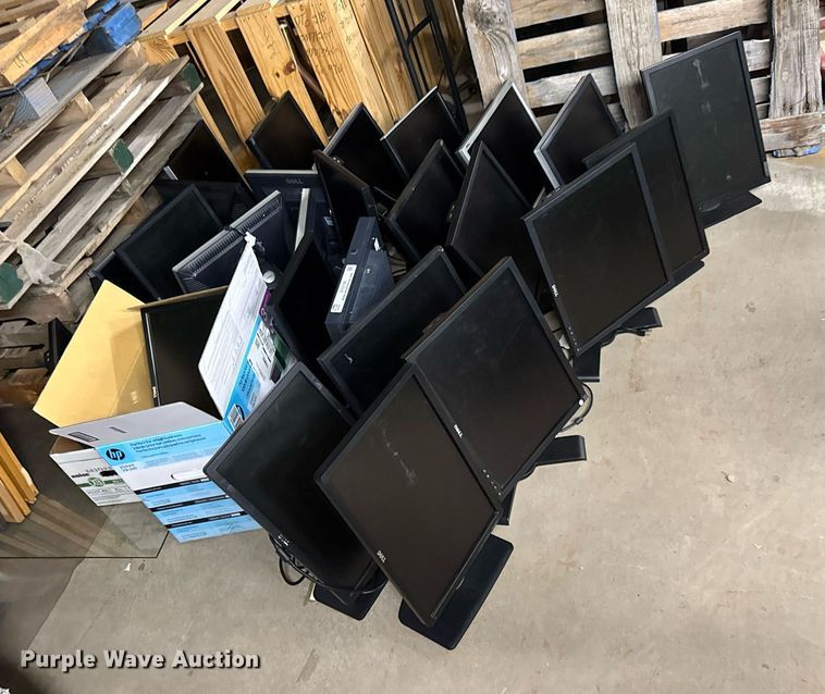 image for item DY0180 (27) Dell monitors