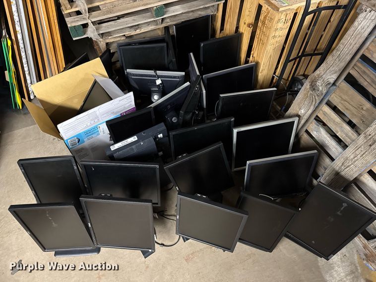 image for item DY0180 (27) Dell monitors