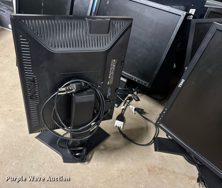 image for item DY0180 (27) Dell monitors