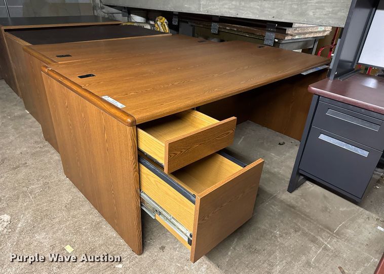 image for item DY0184 (5) desks