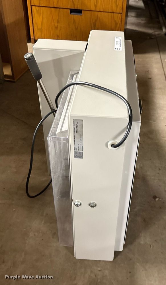 image for item DY0185 Triumph Ideal 3915-95 paper cutter