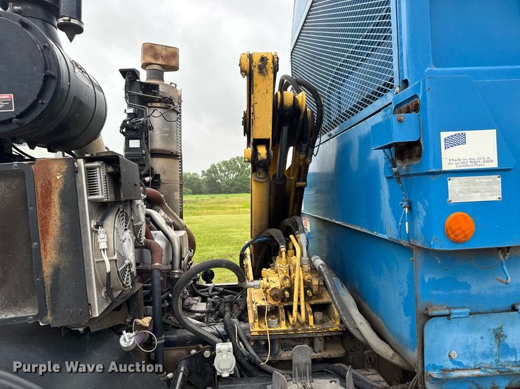 image for item DY0205 2008 Mack LEU613 refuse truck