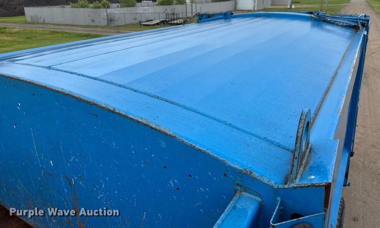 image for item DY0205 2008 Mack LEU613 refuse truck