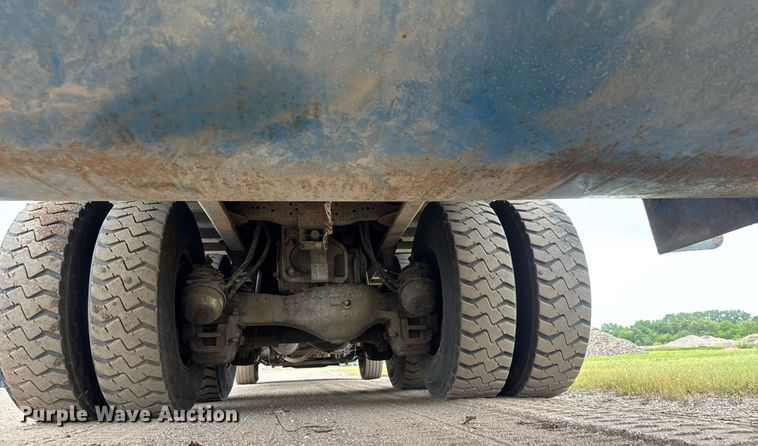 image for item DY0205 2008 Mack LEU613 refuse truck