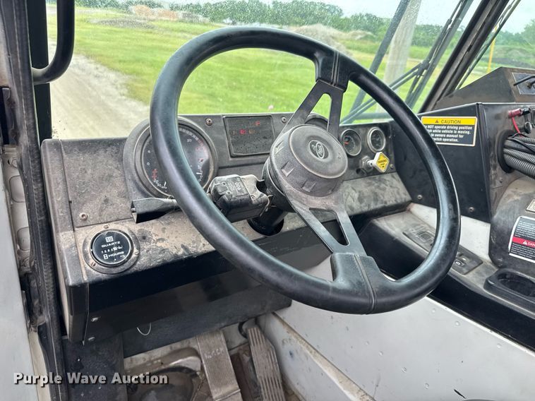 image for item DY0205 2008 Mack LEU613 refuse truck