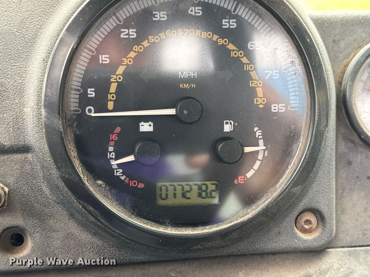 image for item DY0205 2008 Mack LEU613 refuse truck