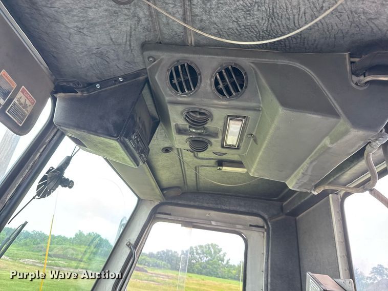 image for item DY0205 2008 Mack LEU613 refuse truck