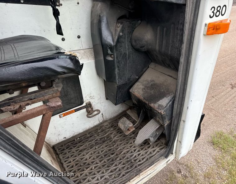 image for item DY0205 2008 Mack LEU613 refuse truck