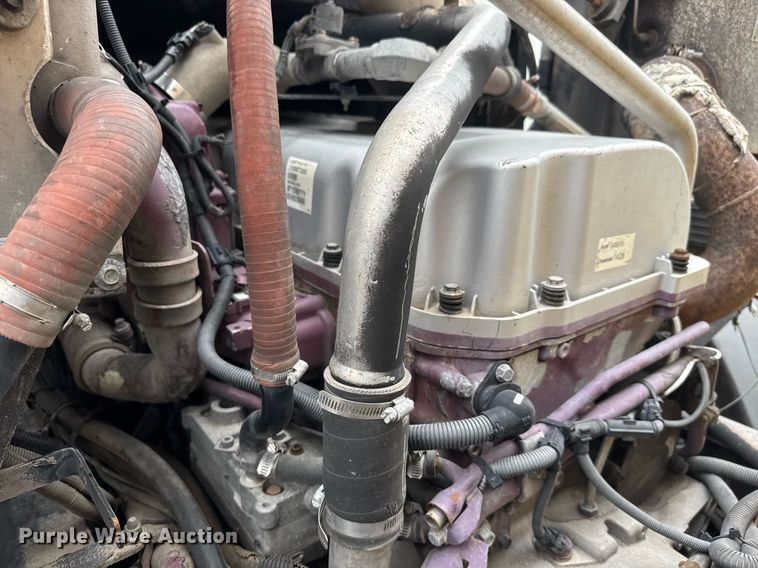 image for item DY0205 2008 Mack LEU613 refuse truck