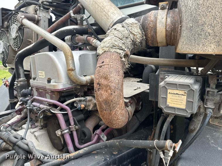 image for item DY0205 2008 Mack LEU613 refuse truck