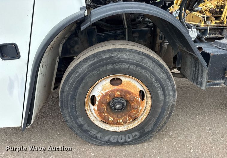 image for item DY0205 2008 Mack LEU613 refuse truck