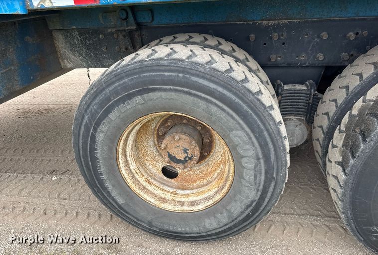 image for item DY0205 2008 Mack LEU613 refuse truck