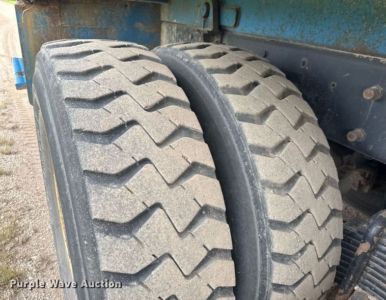 image for item DY0205 2008 Mack LEU613 refuse truck