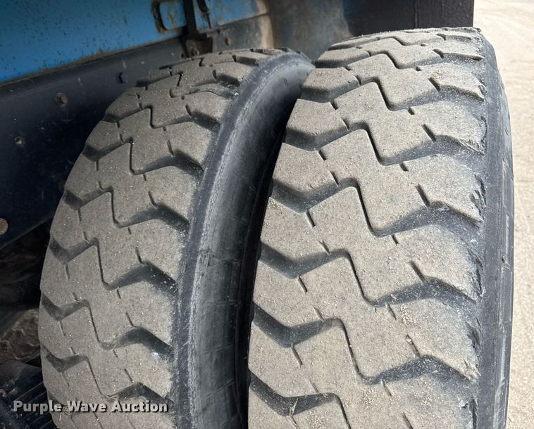 image for item DY0205 2008 Mack LEU613 refuse truck