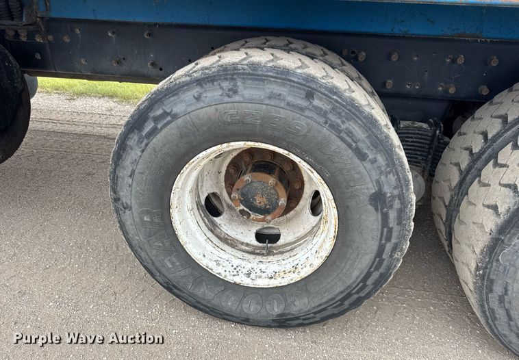 image for item DY0205 2008 Mack LEU613 refuse truck