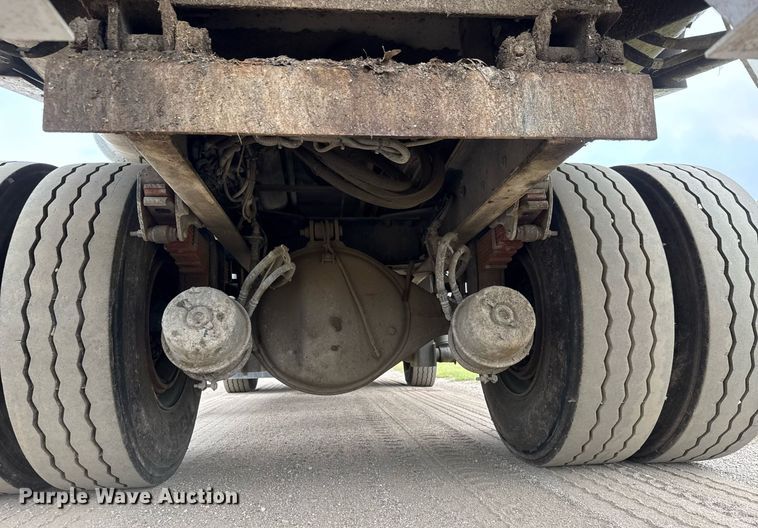 image for item DY0206 2014 Peterbilt 320 refuse truck