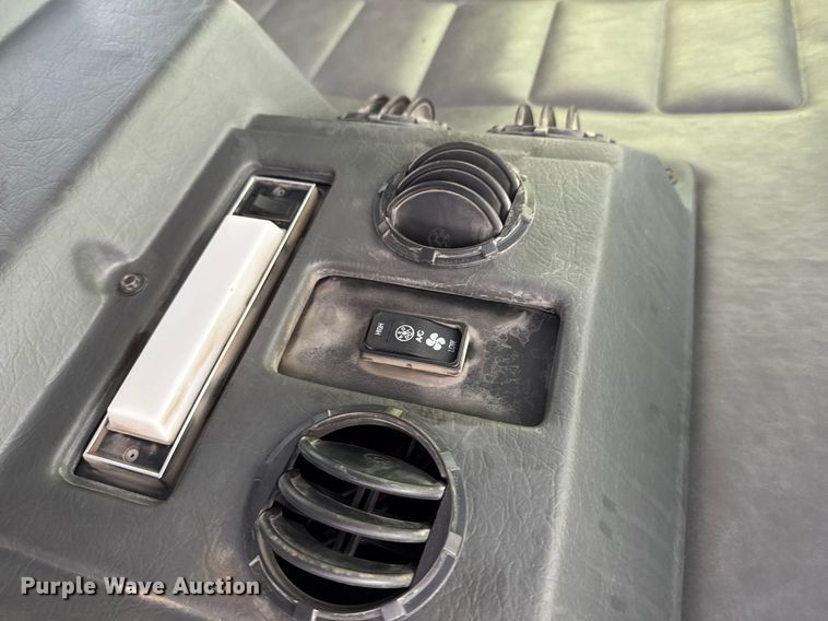 image for item DY0206 2014 Peterbilt 320 refuse truck