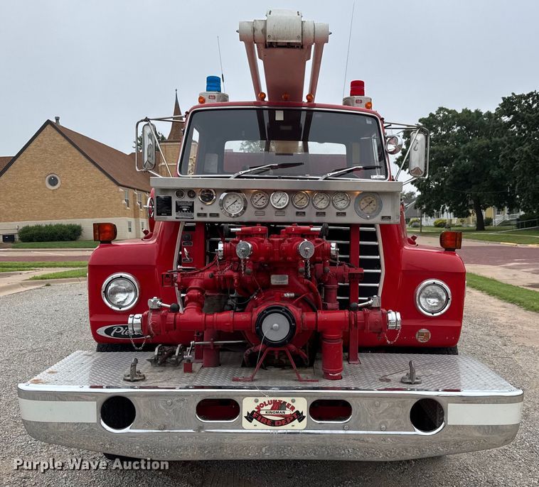image for item DY0214 1978 Ford F800 fire truck