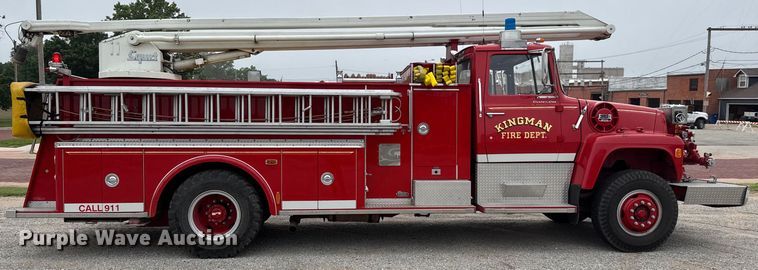 image for item DY0214 1978 Ford F800 fire truck