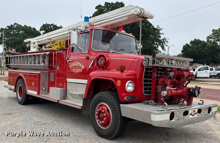 image for item DY0214 1978 Ford F800 fire truck