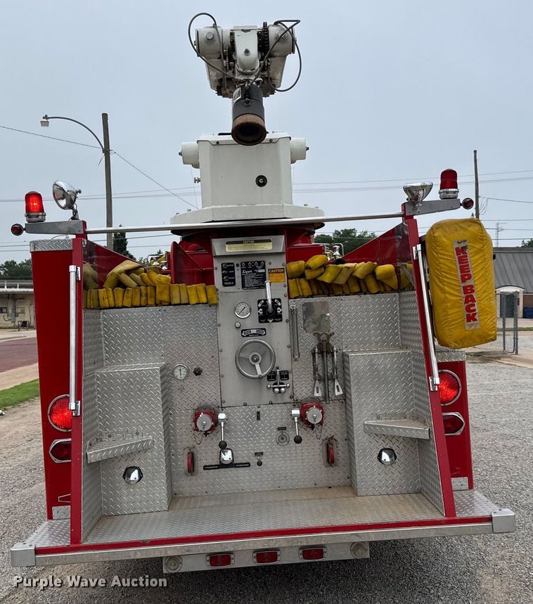 image for item DY0214 1978 Ford F800 fire truck