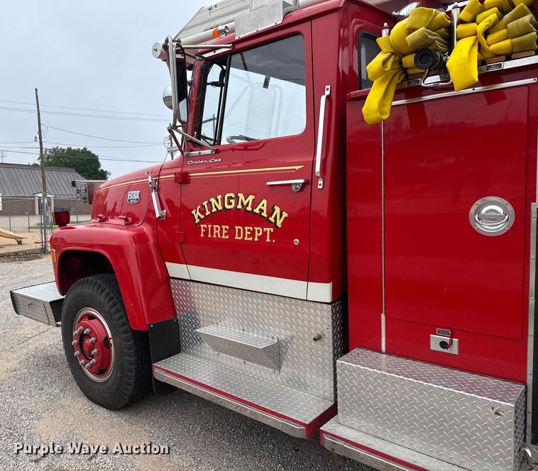 image for item DY0214 1978 Ford F800 fire truck