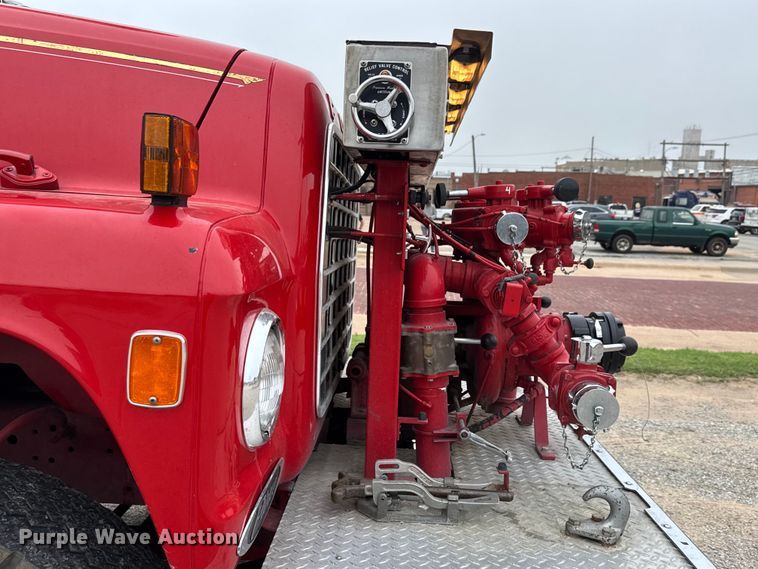 image for item DY0214 1978 Ford F800 fire truck