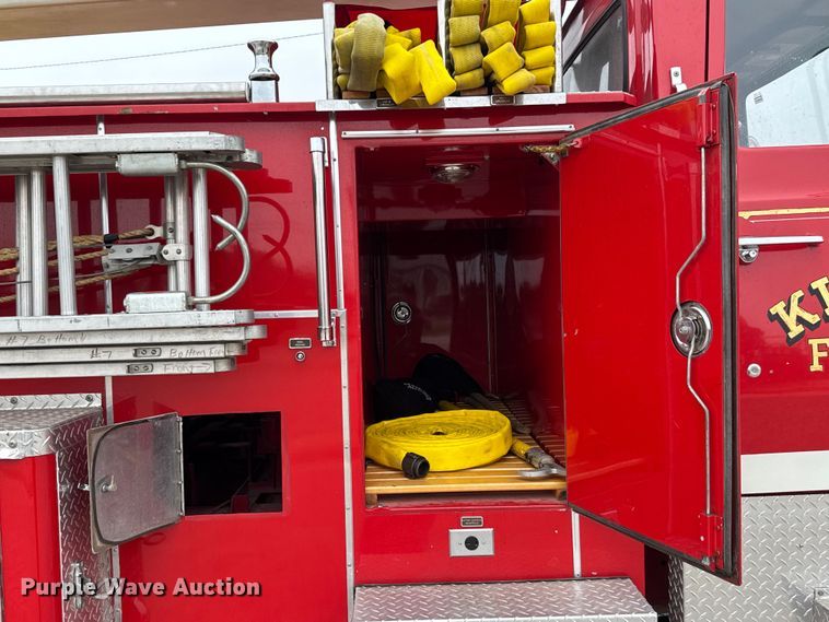 image for item DY0214 1978 Ford F800 fire truck