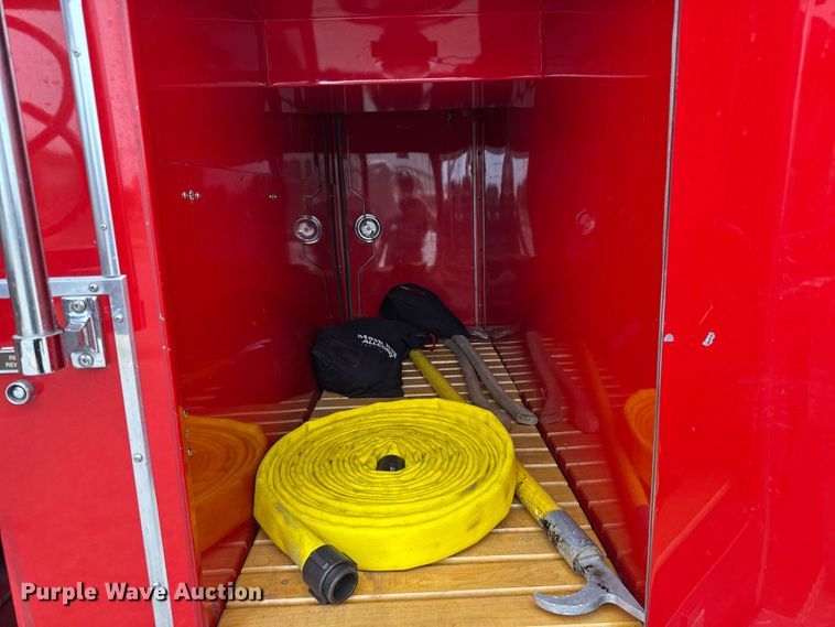 image for item DY0214 1978 Ford F800 fire truck