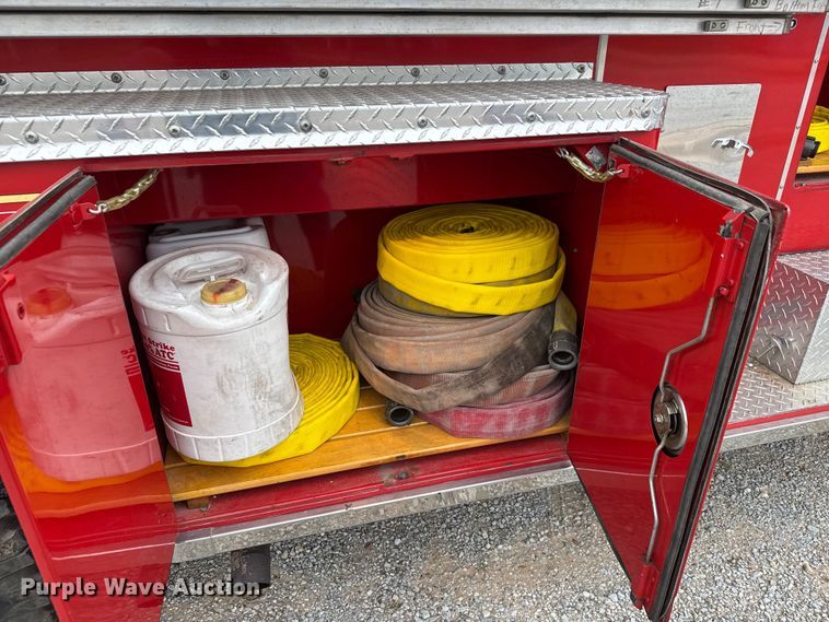 image for item DY0214 1978 Ford F800 fire truck