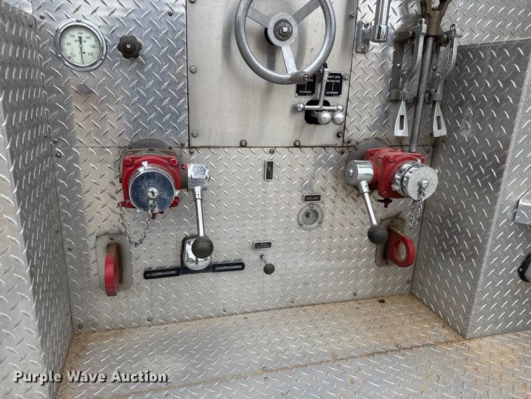 image for item DY0214 1978 Ford F800 fire truck