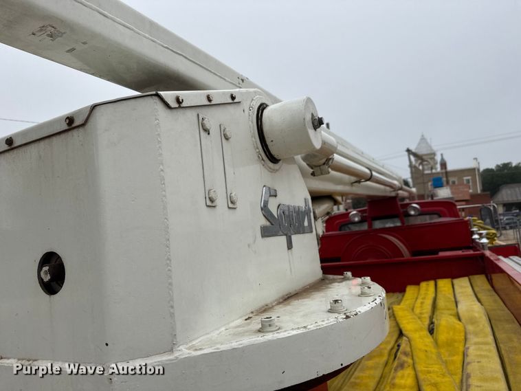 image for item DY0214 1978 Ford F800 fire truck