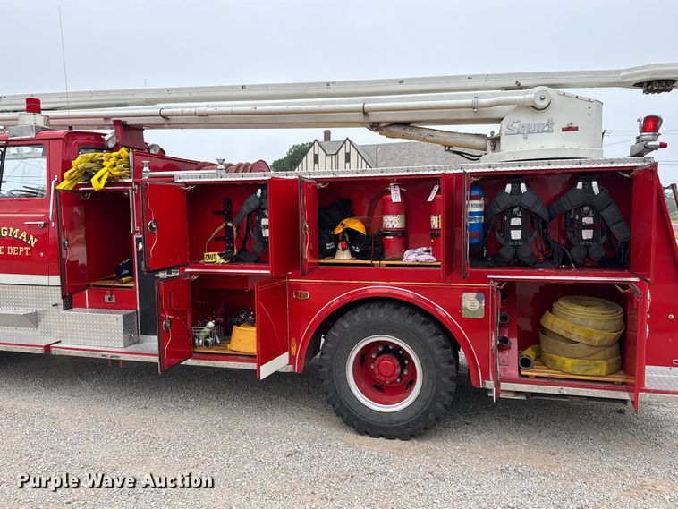 image for item DY0214 1978 Ford F800 fire truck