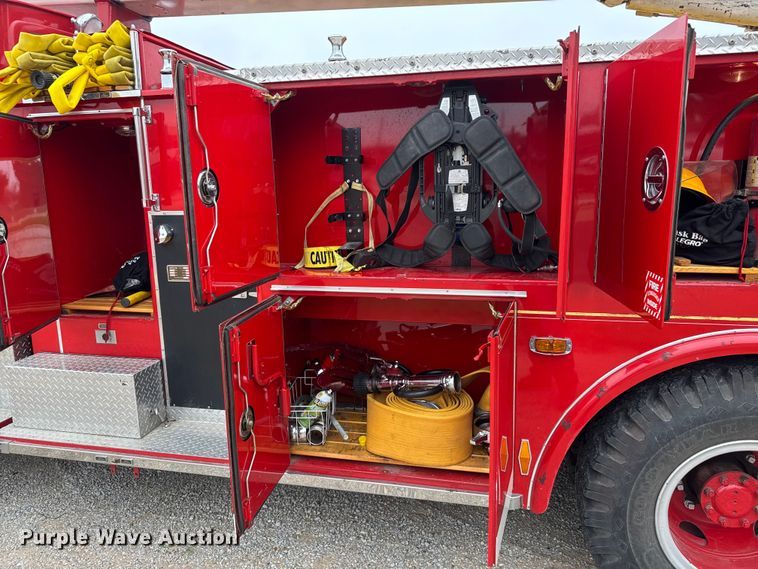 image for item DY0214 1978 Ford F800 fire truck