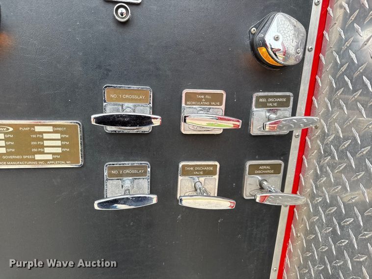 image for item DY0214 1978 Ford F800 fire truck