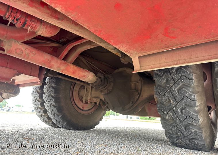 image for item DY0214 1978 Ford F800 fire truck