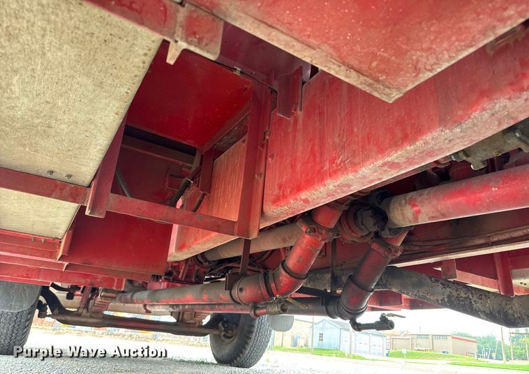 image for item DY0214 1978 Ford F800 fire truck