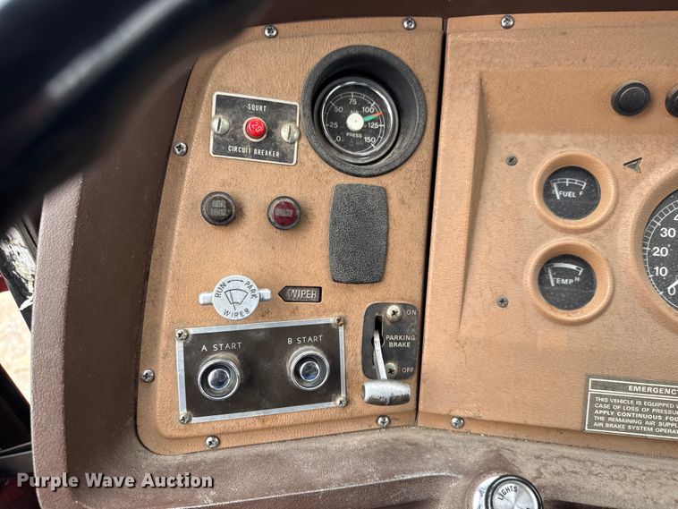 image for item DY0214 1978 Ford F800 fire truck