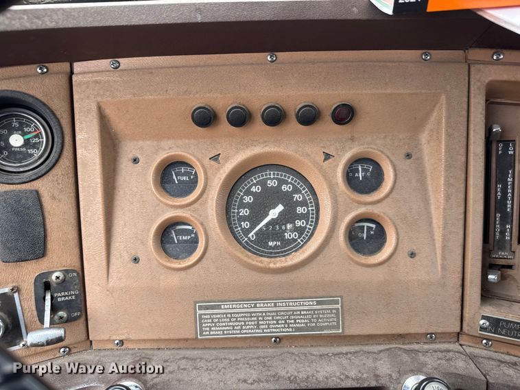 image for item DY0214 1978 Ford F800 fire truck