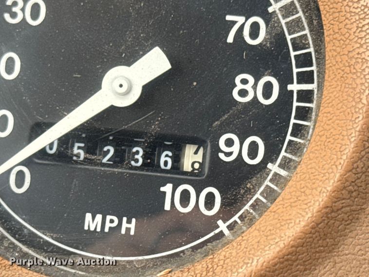 image for item DY0214 1978 Ford F800 fire truck